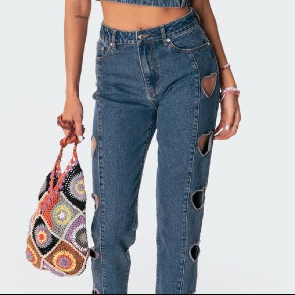 Heart Cutout Jeans - Picture 7 of 9